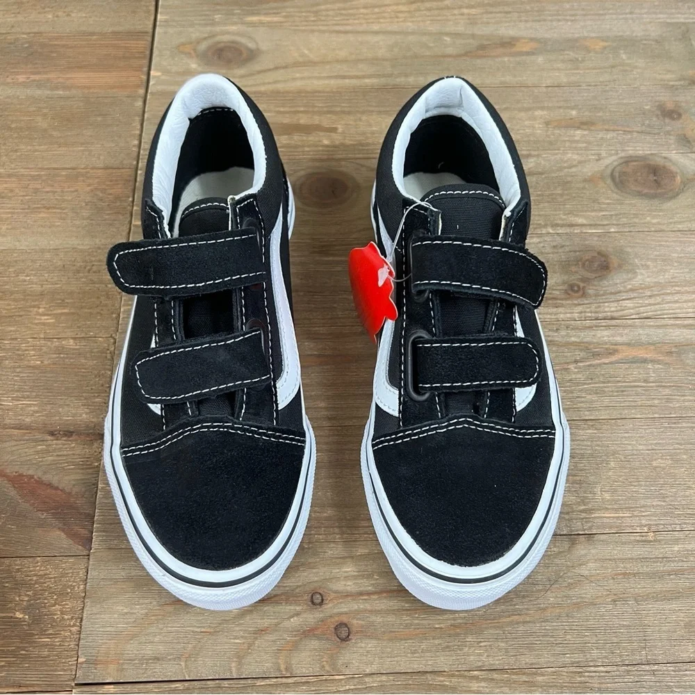 NWT Vans Old Skool V Sneakers